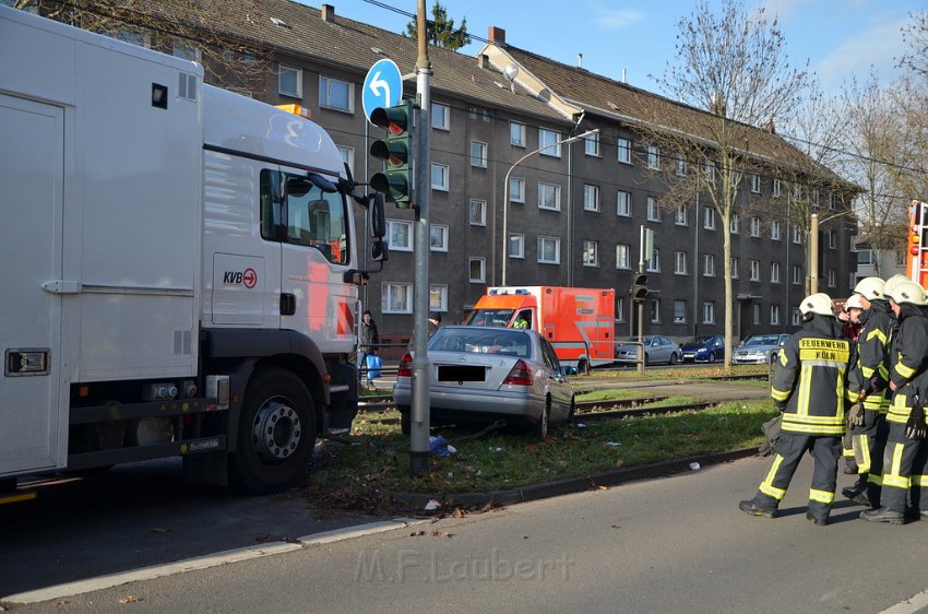 VU Koeln PKW Bahn Amsterdamerstr Friedrich Karlstr P087.JPG